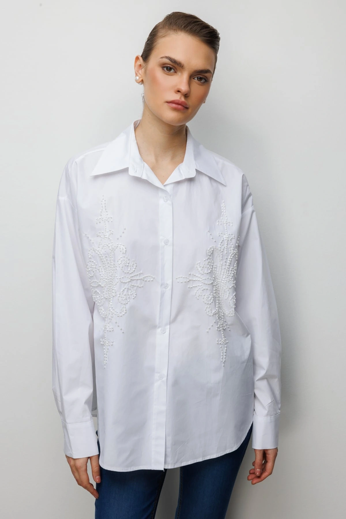 Ekol Boncuk İşlemeli Oversize Pamuk Gömlek 02808