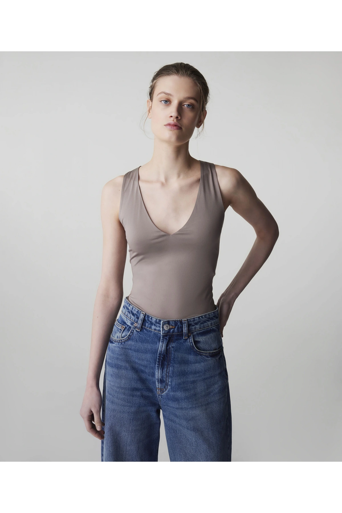 İpekyol V Yaka Basic T-Shirt IS1260070100