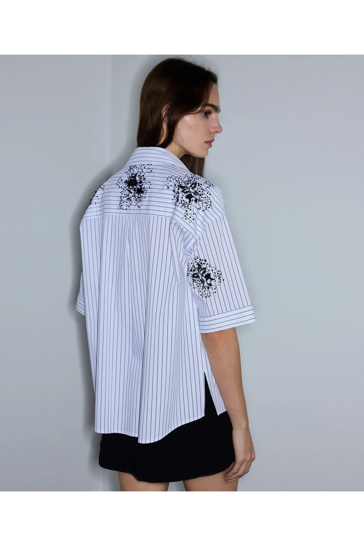 İpekyol Çiçek Nakışlı Payetli Gömlek IS1260025123