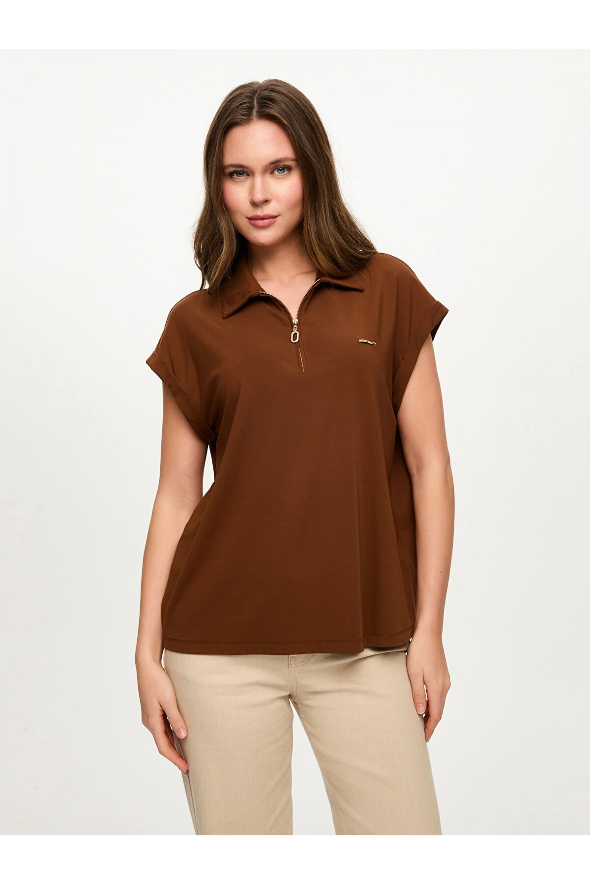 Faik Sönmez Polo Yaka Metal Aksesuar Detaylı T-Shirt US26TSH089