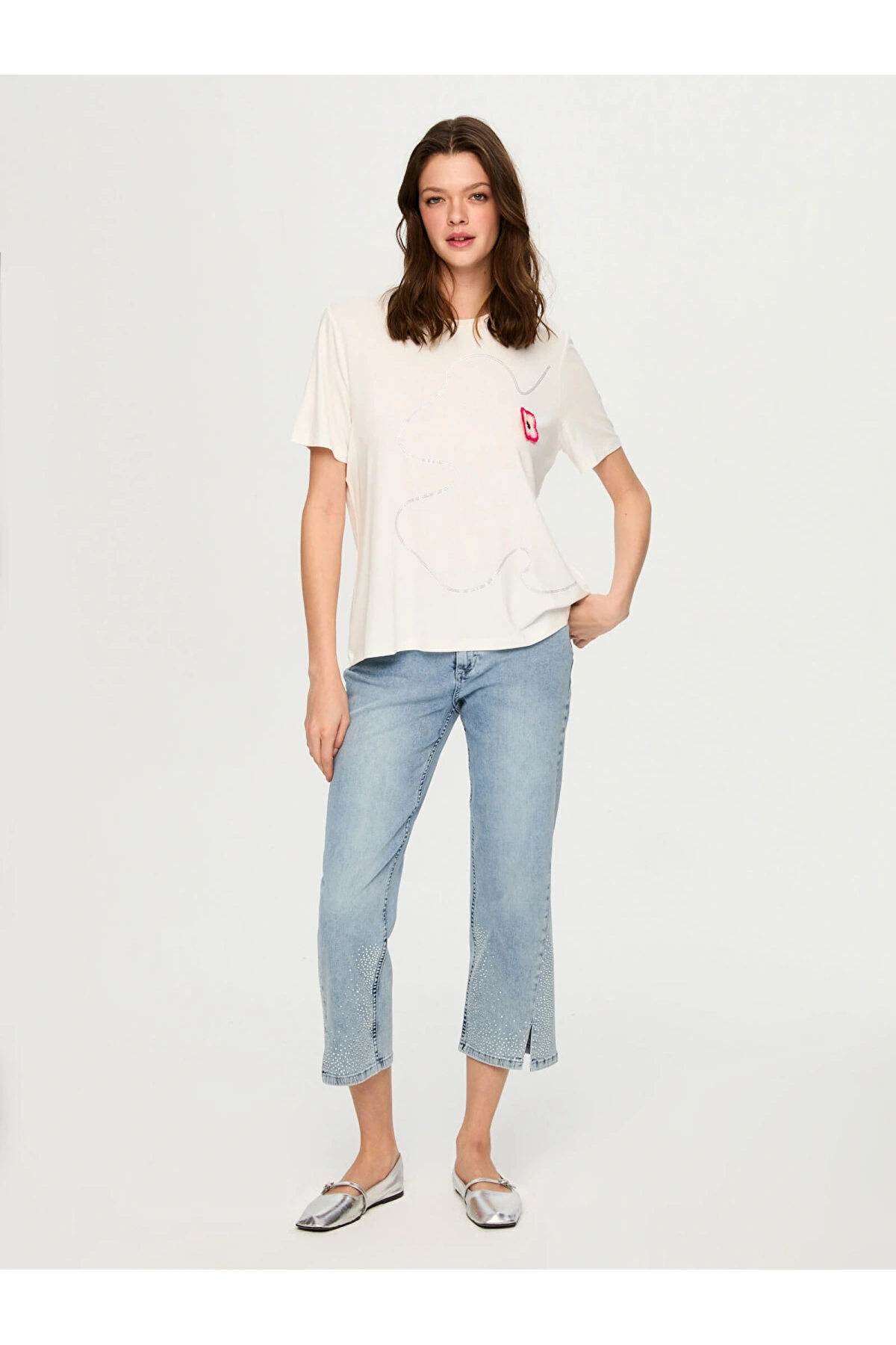Faik Sönmez Taş Ve Çiçek Patch Detaylı Yuvarlak Yaka T-Shirt US26TSH052