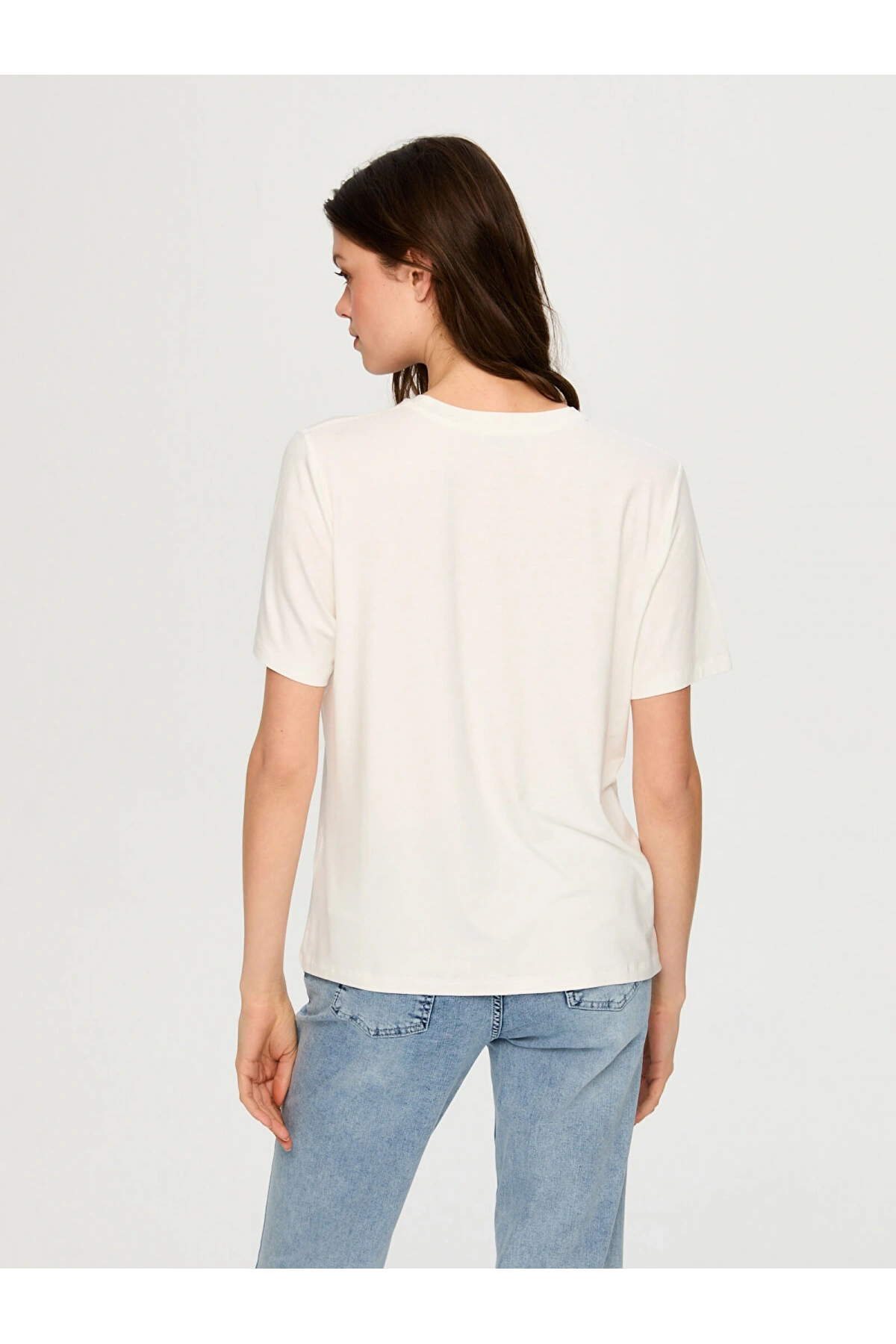 Faik Sönmez Taş Ve Çiçek Patch Detaylı Yuvarlak Yaka T-Shirt US26TSH052