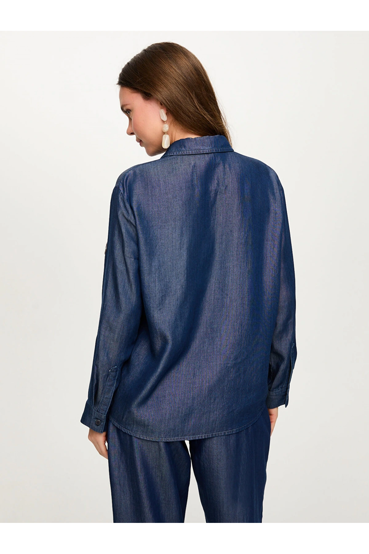 Faik Sönmez Boncuk Nakış Detaylı Lyocelli Jean Gömlek US26JGM003