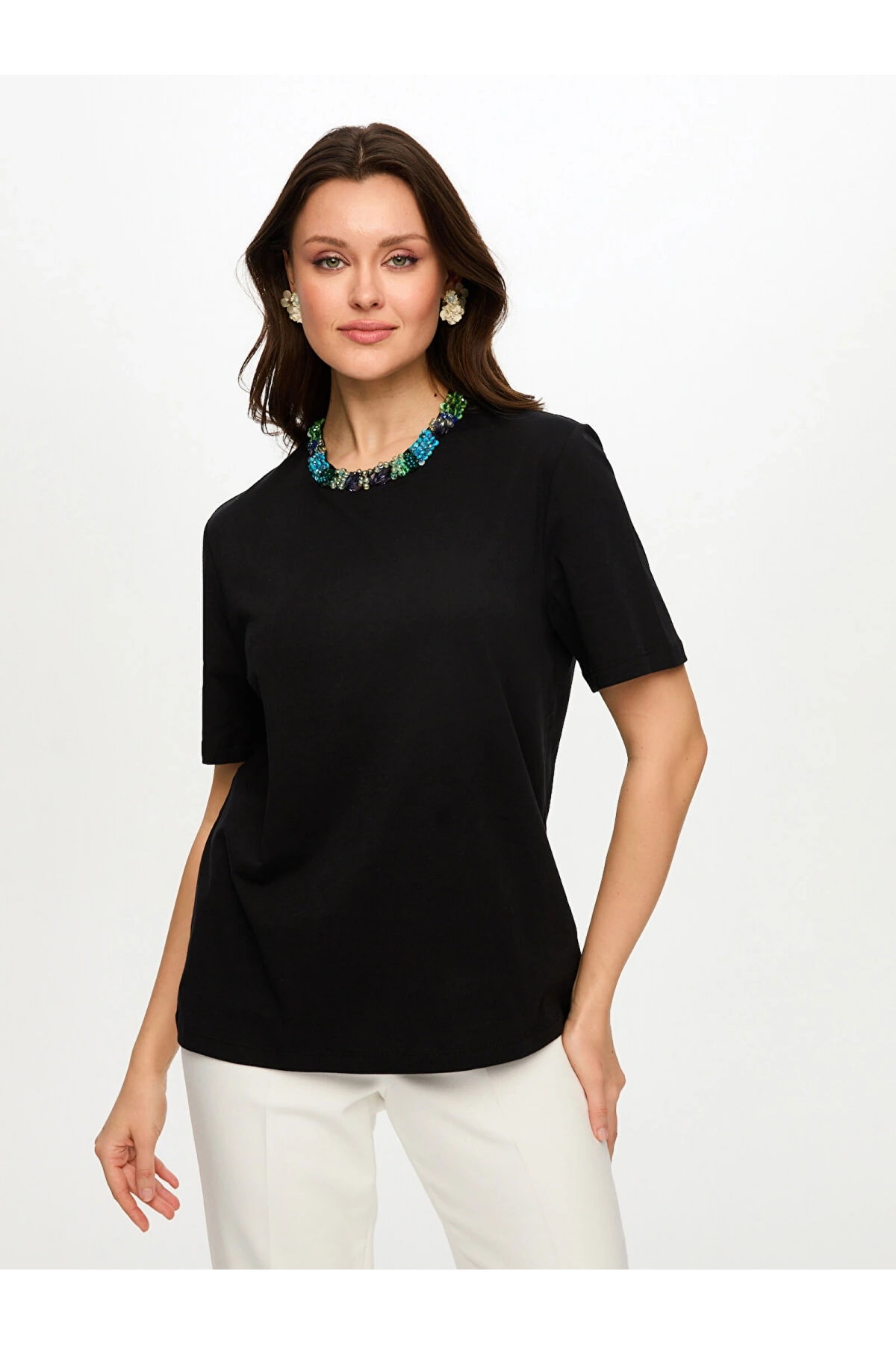 Faik Sönmez Yakası Taş Detaylı Yuvarlak Yaka T-Shirt US26TSH065