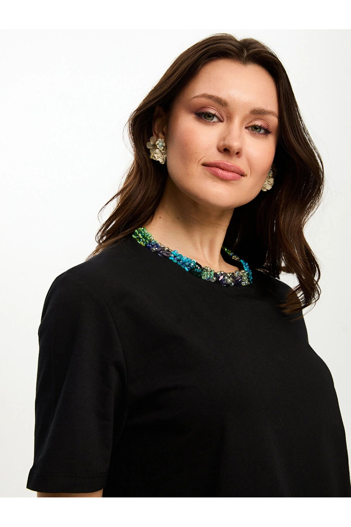 Faik Sönmez Yakası Taş Detaylı Yuvarlak Yaka T-Shirt US26TSH065