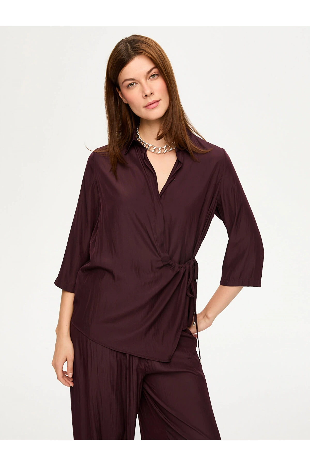 Faik Sönmez Beli Bağcık Detaylı 3-4 Kol Gömlek US26GML009