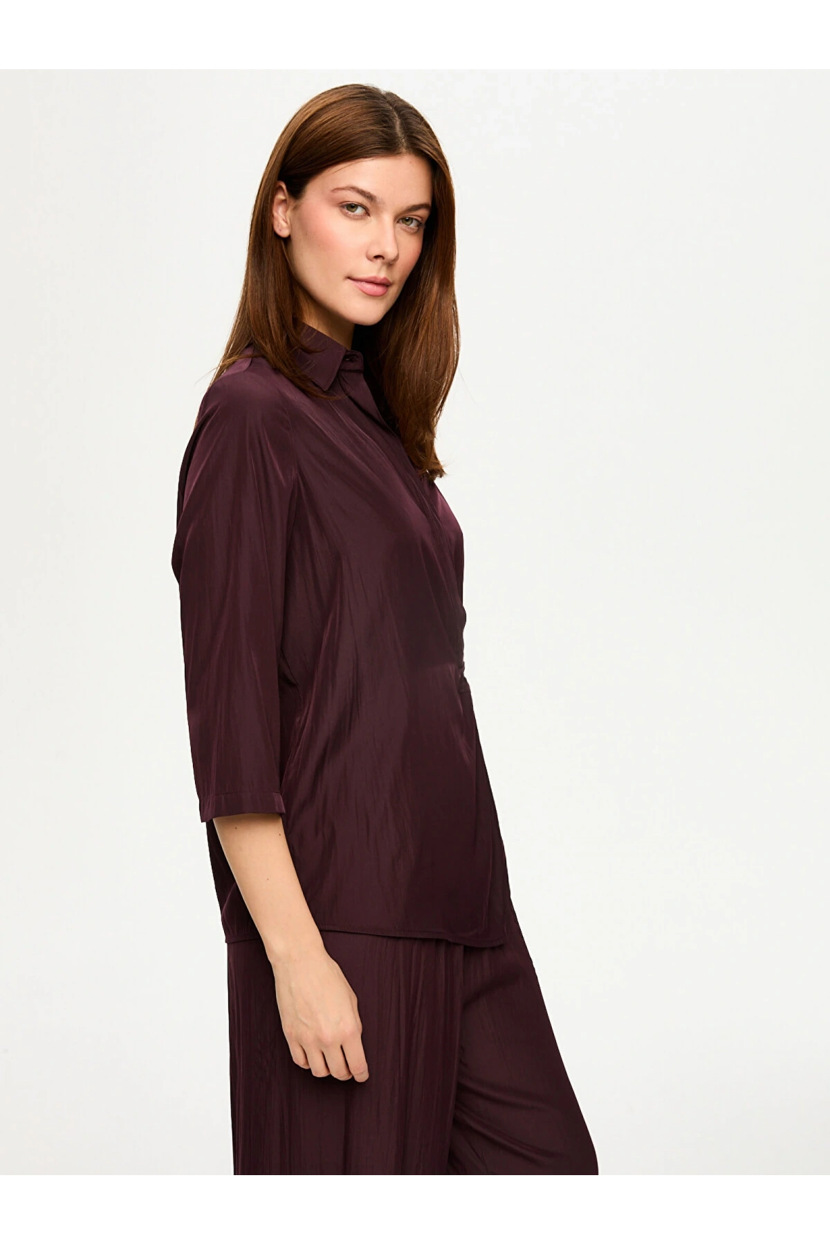 Faik Sönmez Beli Bağcık Detaylı 3-4 Kol Gömlek US26GML009