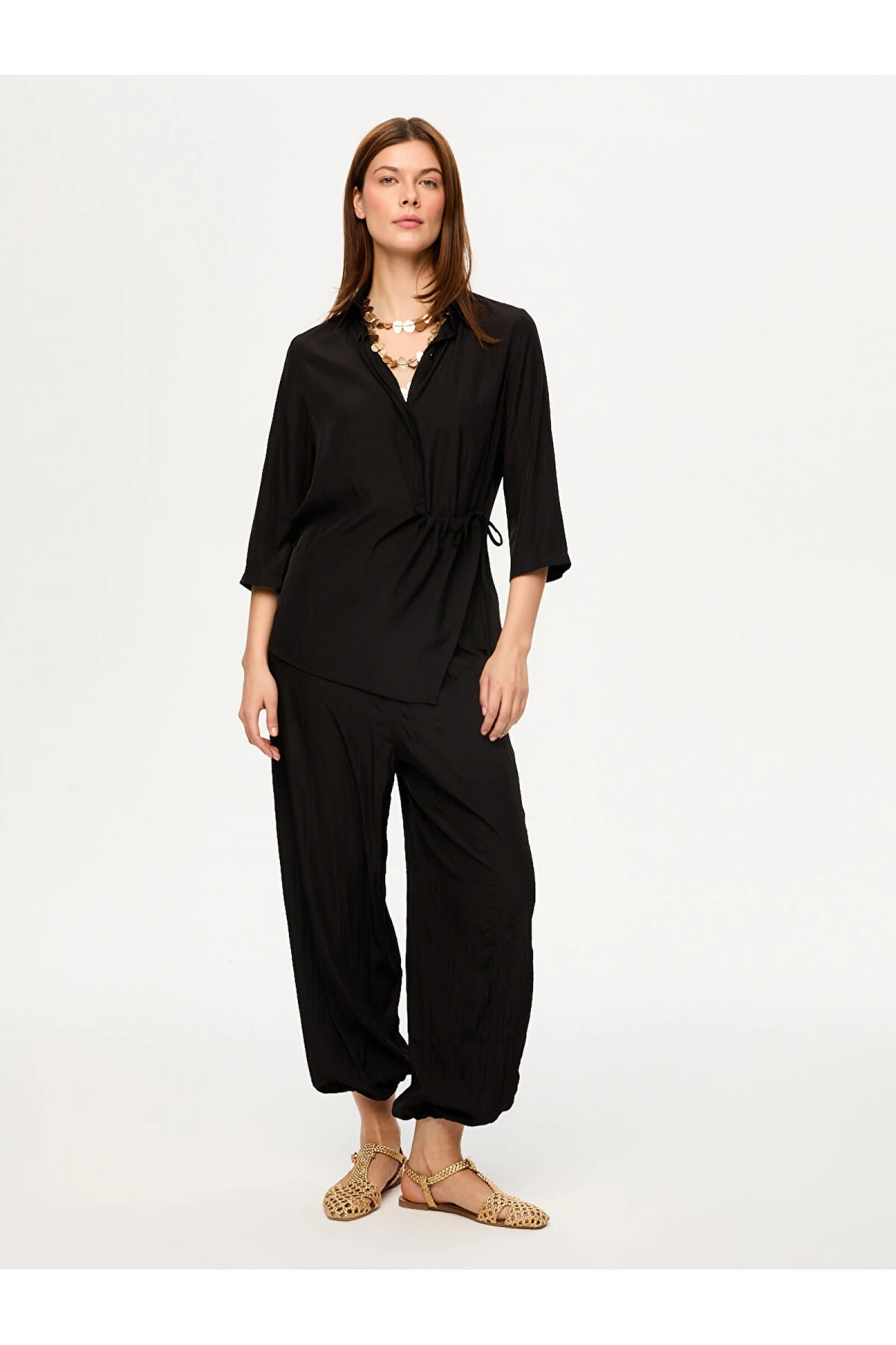 Faik Sönmez Beli Bağcık Detaylı 3-4 Kol Gömlek US26GML009