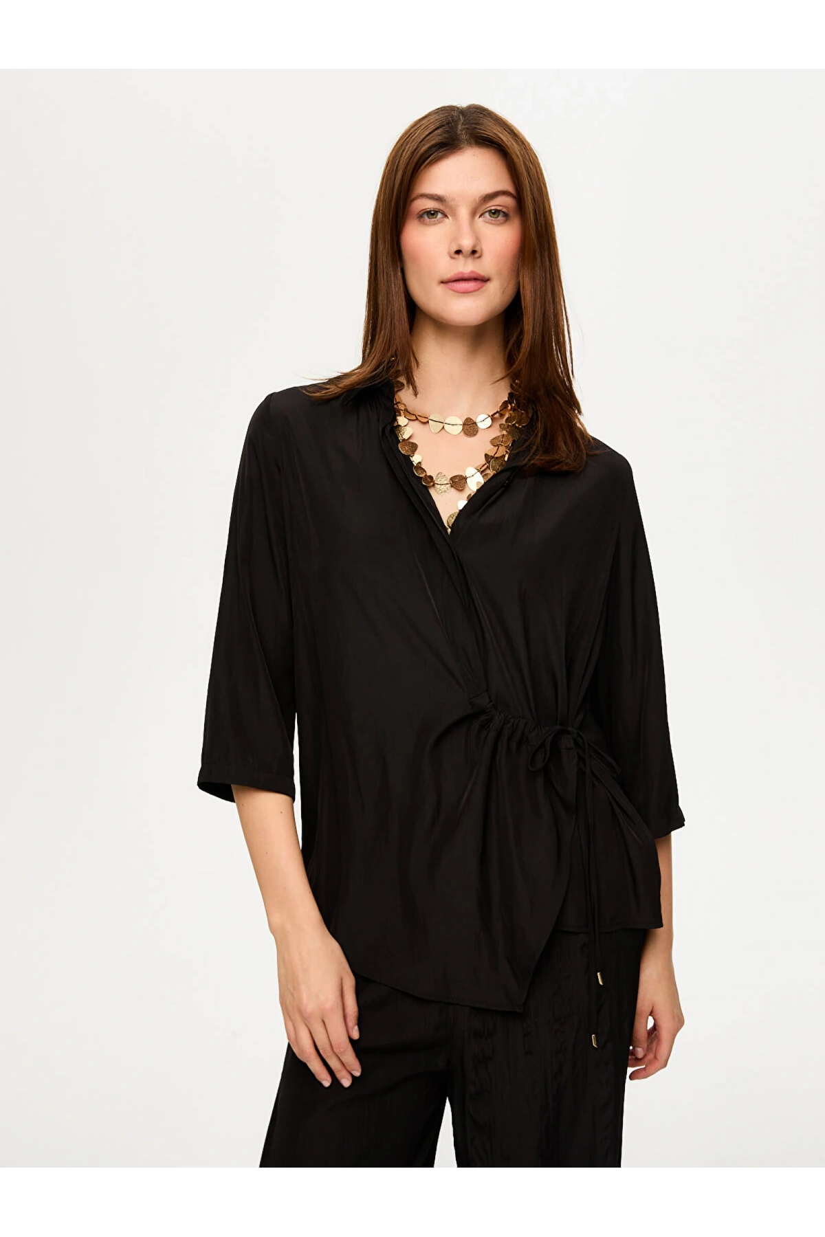 Faik Sönmez Beli Bağcık Detaylı 3-4 Kol Gömlek US26GML009