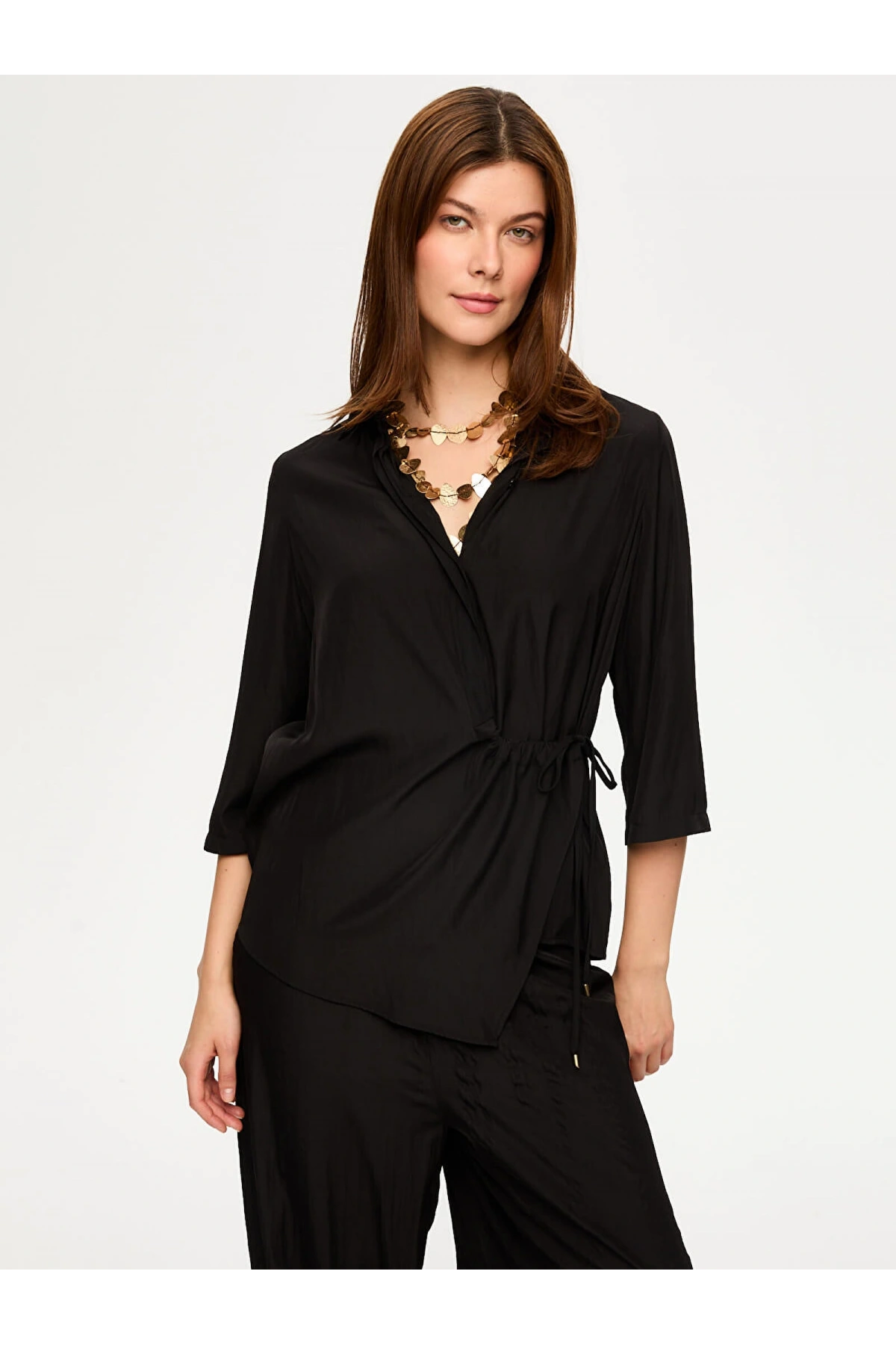 Faik Sönmez Beli Bağcık Detaylı 3-4 Kol Gömlek US26GML009