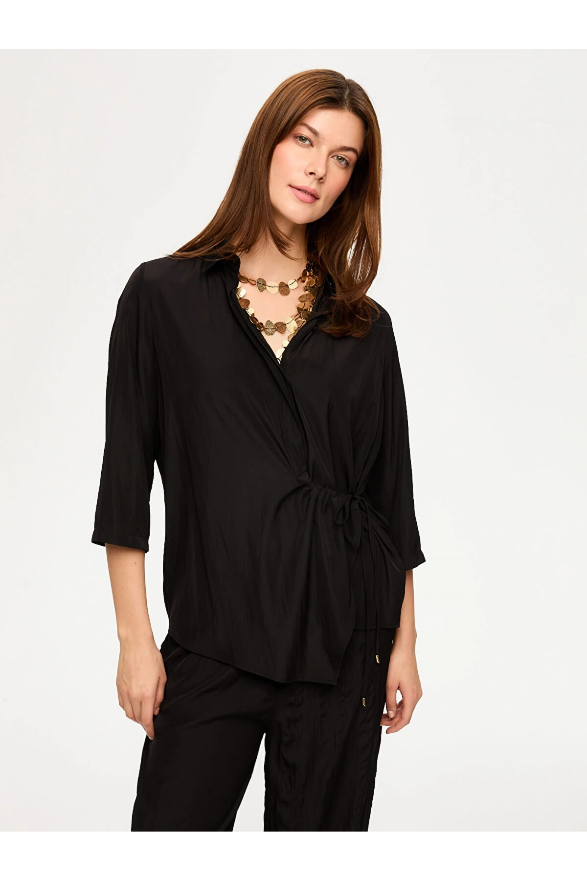 Faik Sönmez Beli Bağcık Detaylı 3-4 Kol Gömlek US26GML009