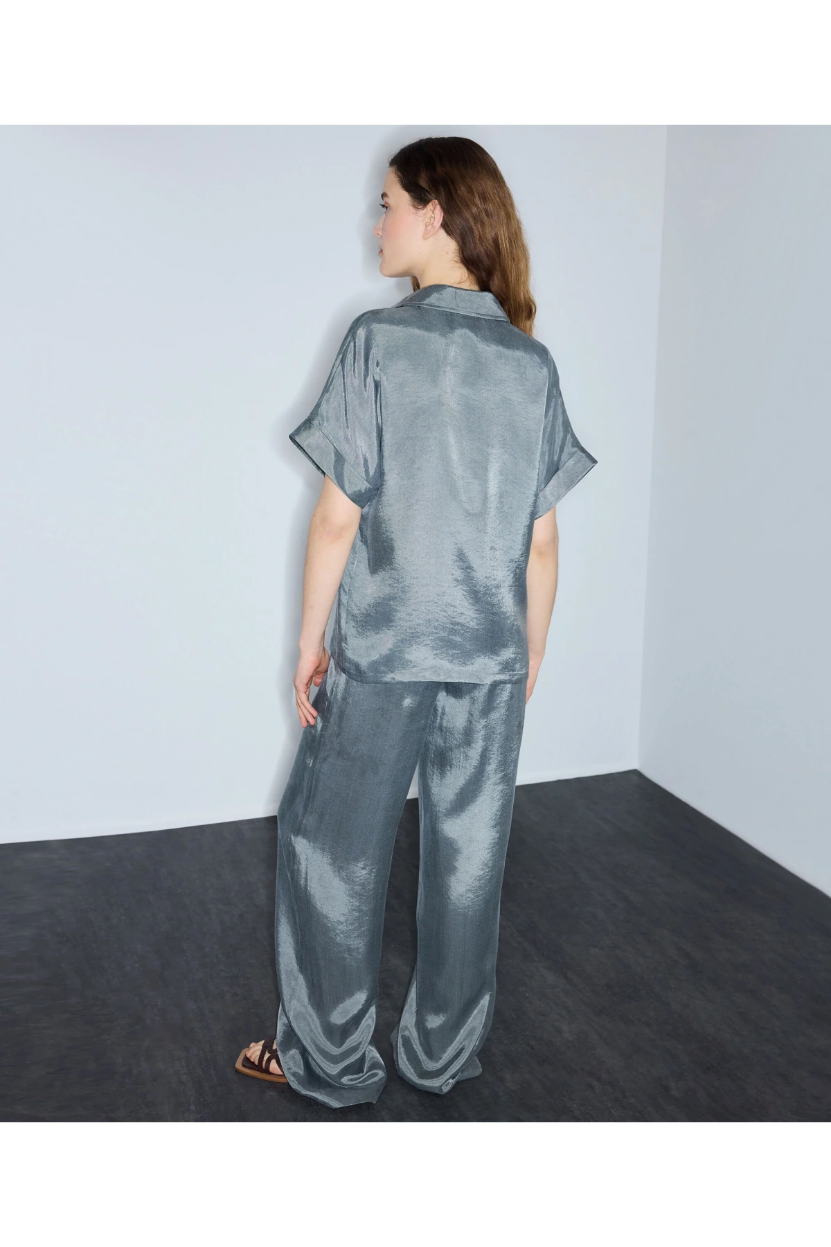 İpekyol Parlak Dokulu Rahat Kesim Gömlek IS1260025255