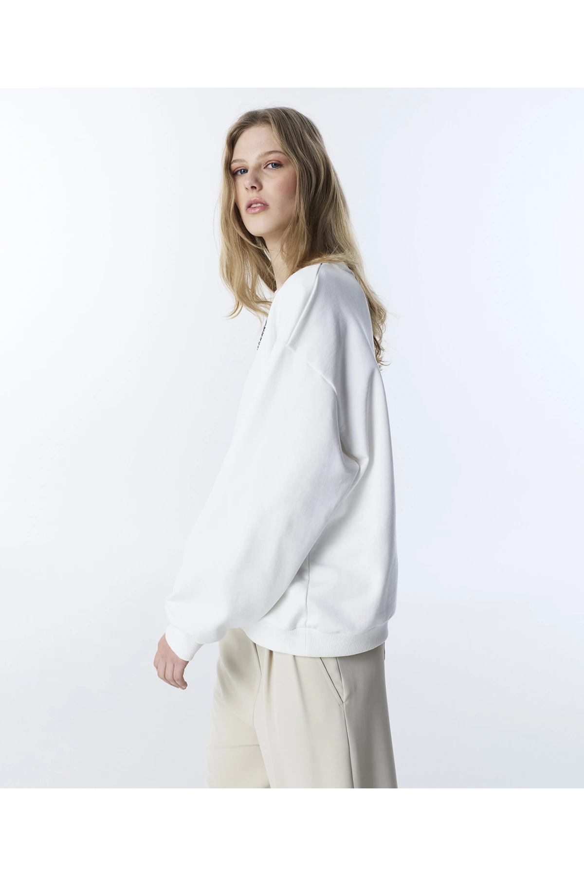 Twist Zincirli Ve Görsel Baskılı Sweatshirt TS1260091026