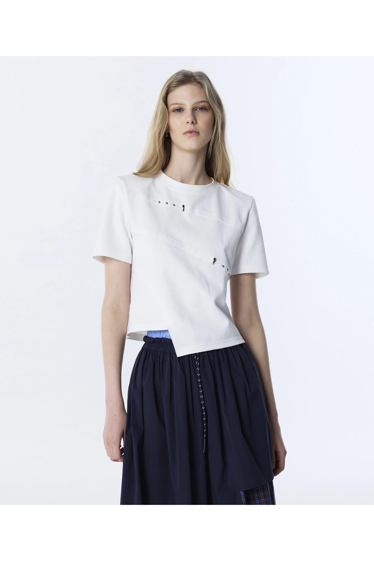 Twist Metal Aksesuarlı Asimetrik T-Shirt TS1260070090