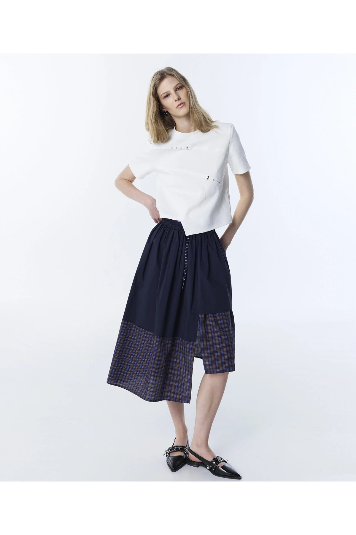 Twist Metal Aksesuarlı Asimetrik T-Shirt TS1260070090