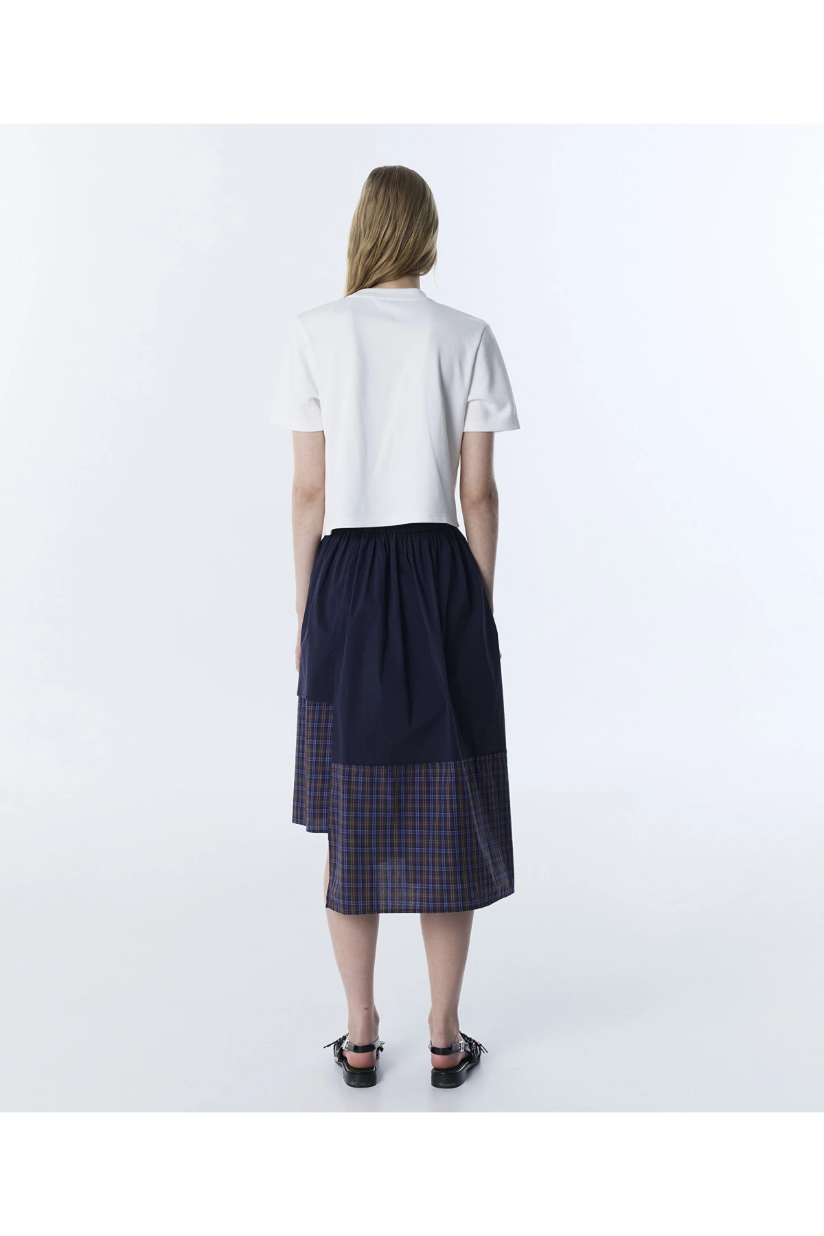 Twist Metal Aksesuarlı Asimetrik T-Shirt TS1260070090