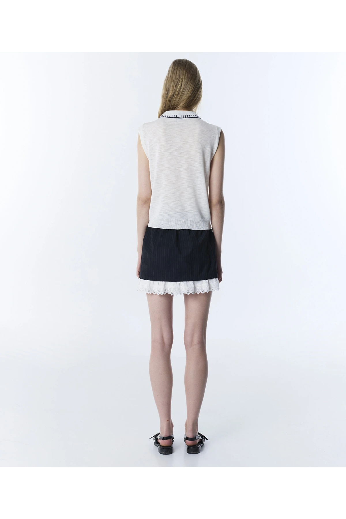 Twist Fular Aksesuarlı ve Nakışlı Triko TS1260050066