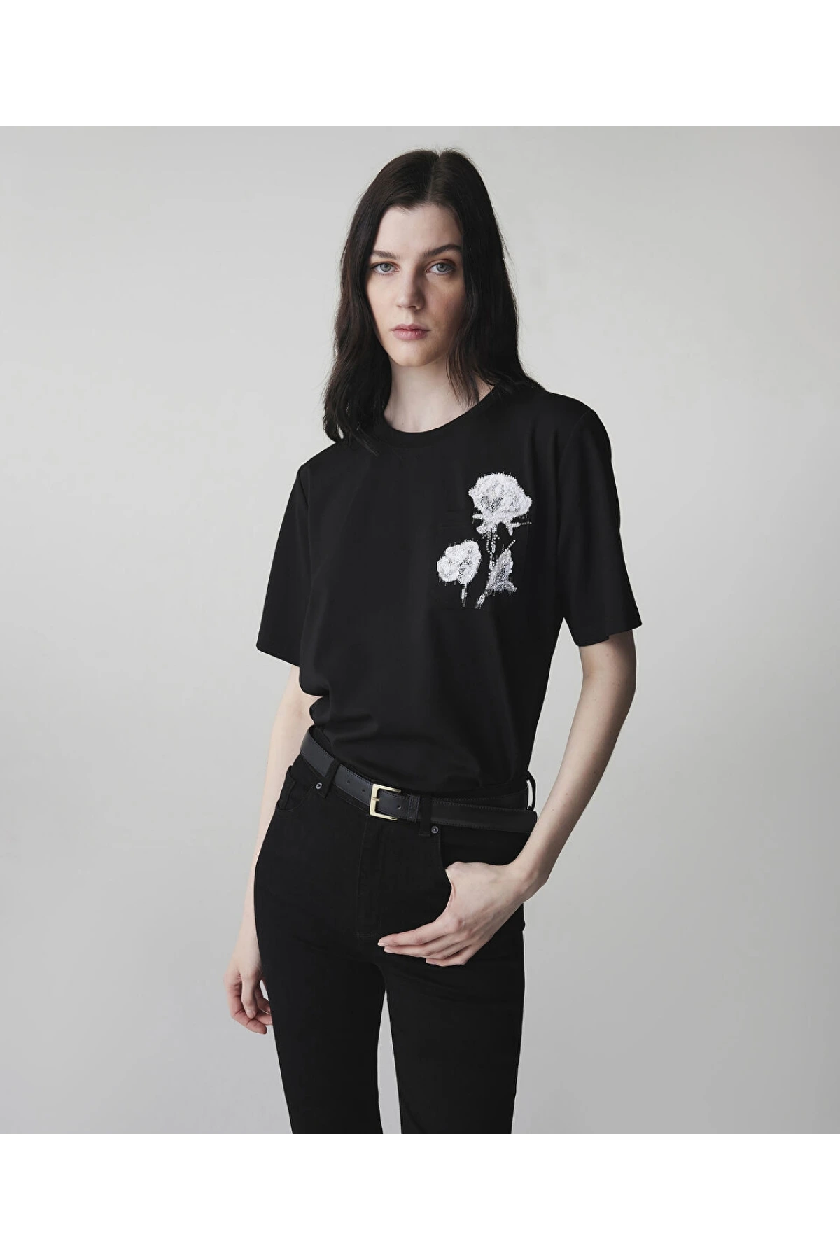 İpekyol Üç Boyutlu Nakışlı T-Shirt IS1260070105