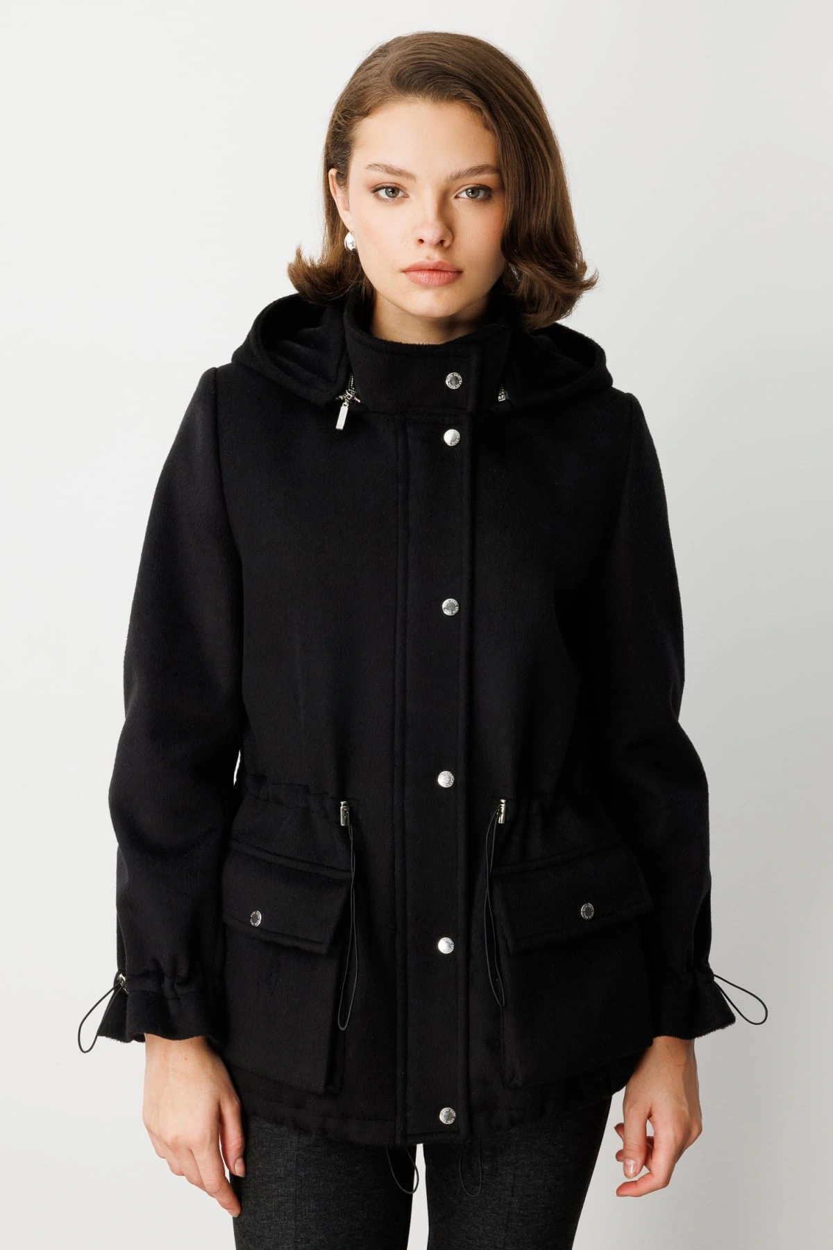 Ekol Beli Lastikli Kapüşonlu Kadın Siyah Manto 06041