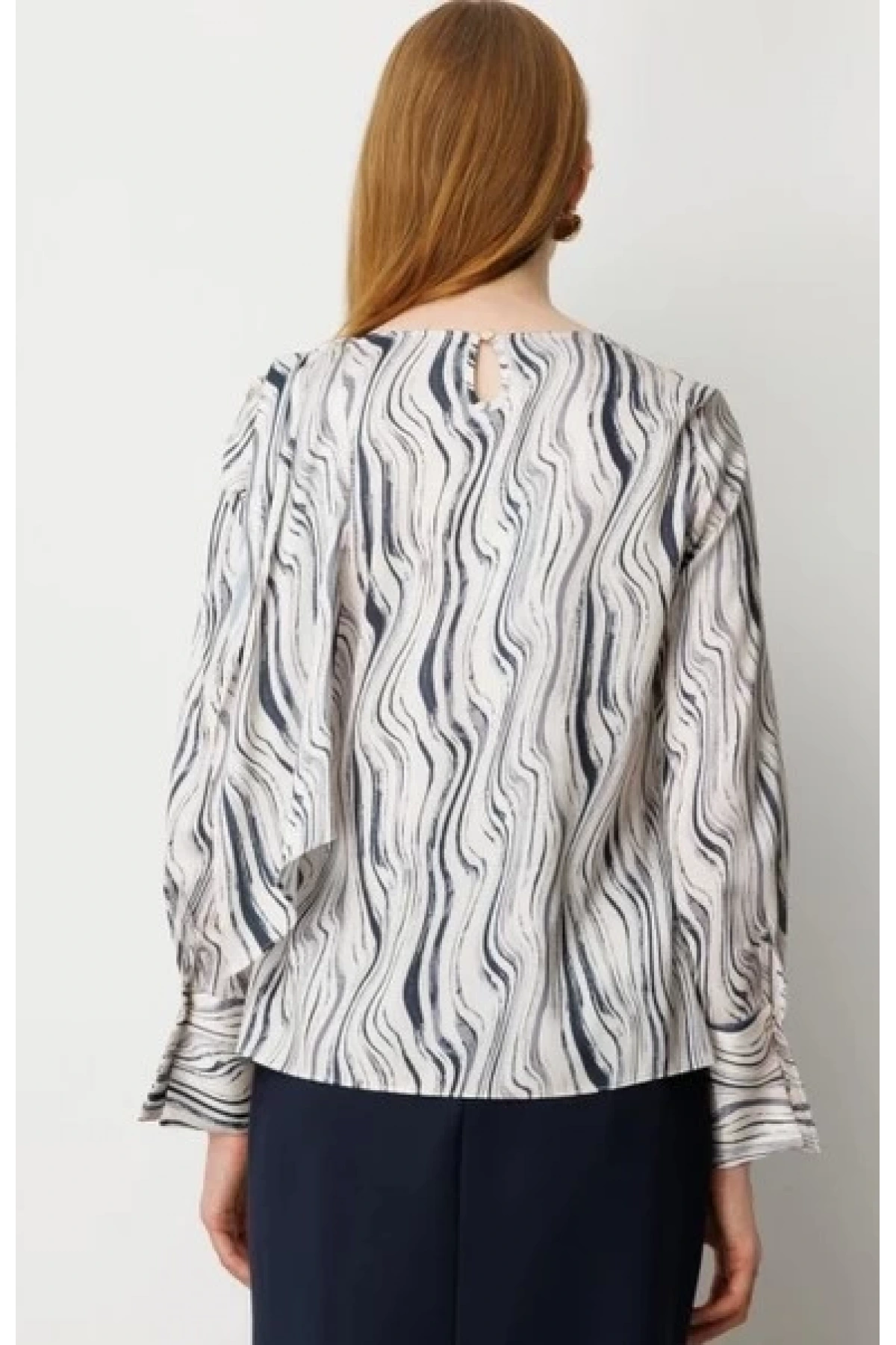 Ekol Broş Detaylı Desenli Siyah Kadın Bluz 03015