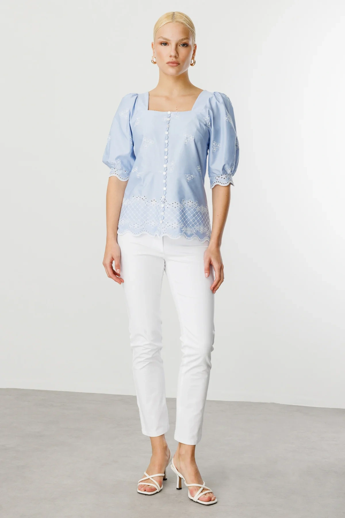 Ekol Çiçek İşlemeli Balon Kol Bluz 03030