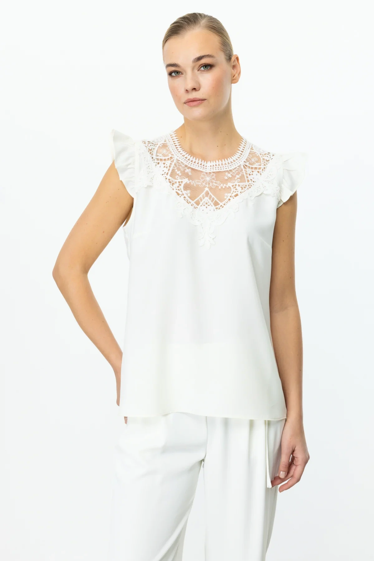 Ekol Dantelli Yakası Tül Ekru Kadın Bluz 03052