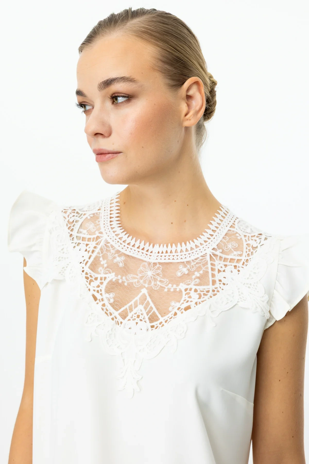 Ekol Dantelli Yakası Tül Ekru Kadın Bluz 03052