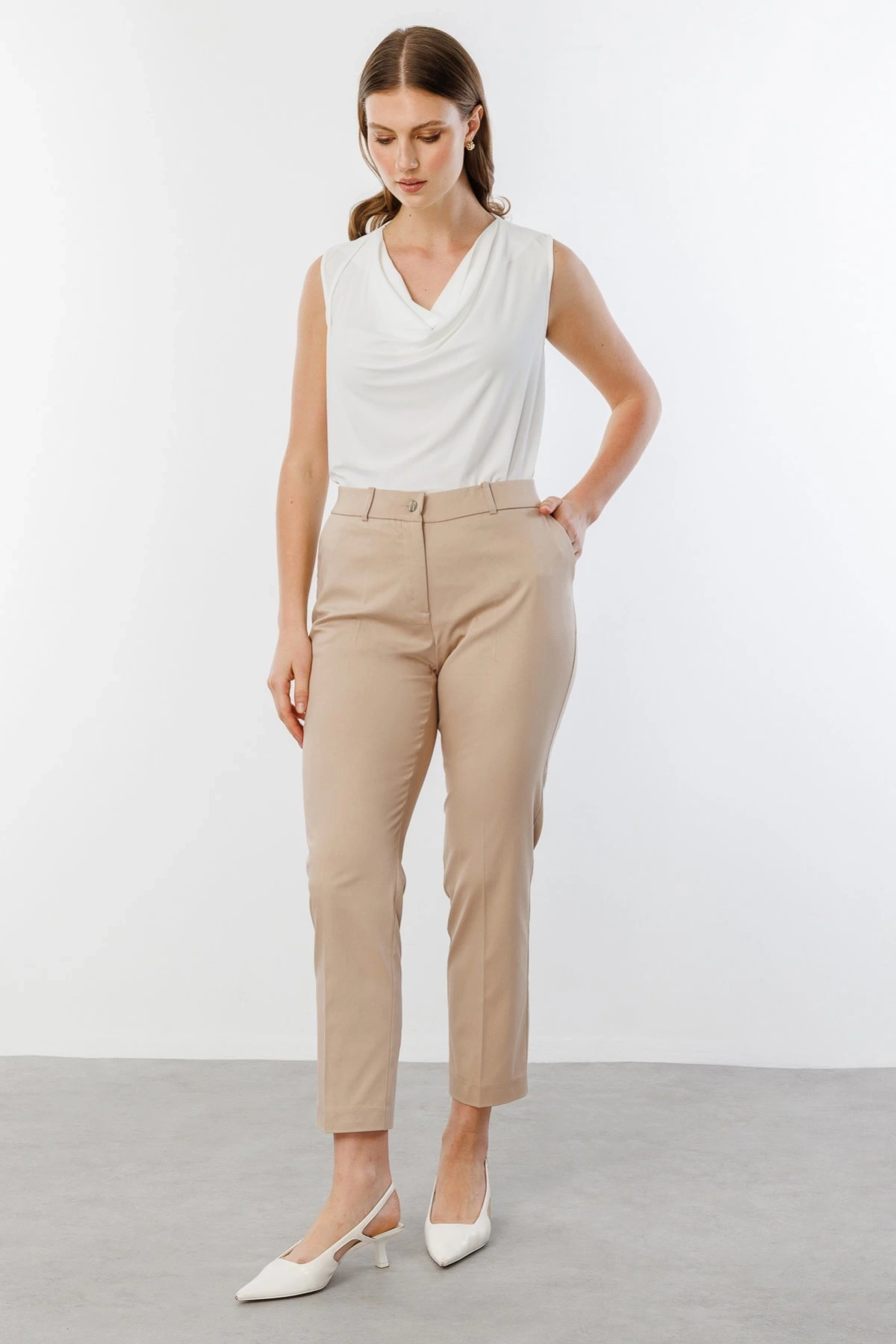 Ekol Büyük Beden Dar Paça Kumaş Kum Renk Kadın Pantolon 02028