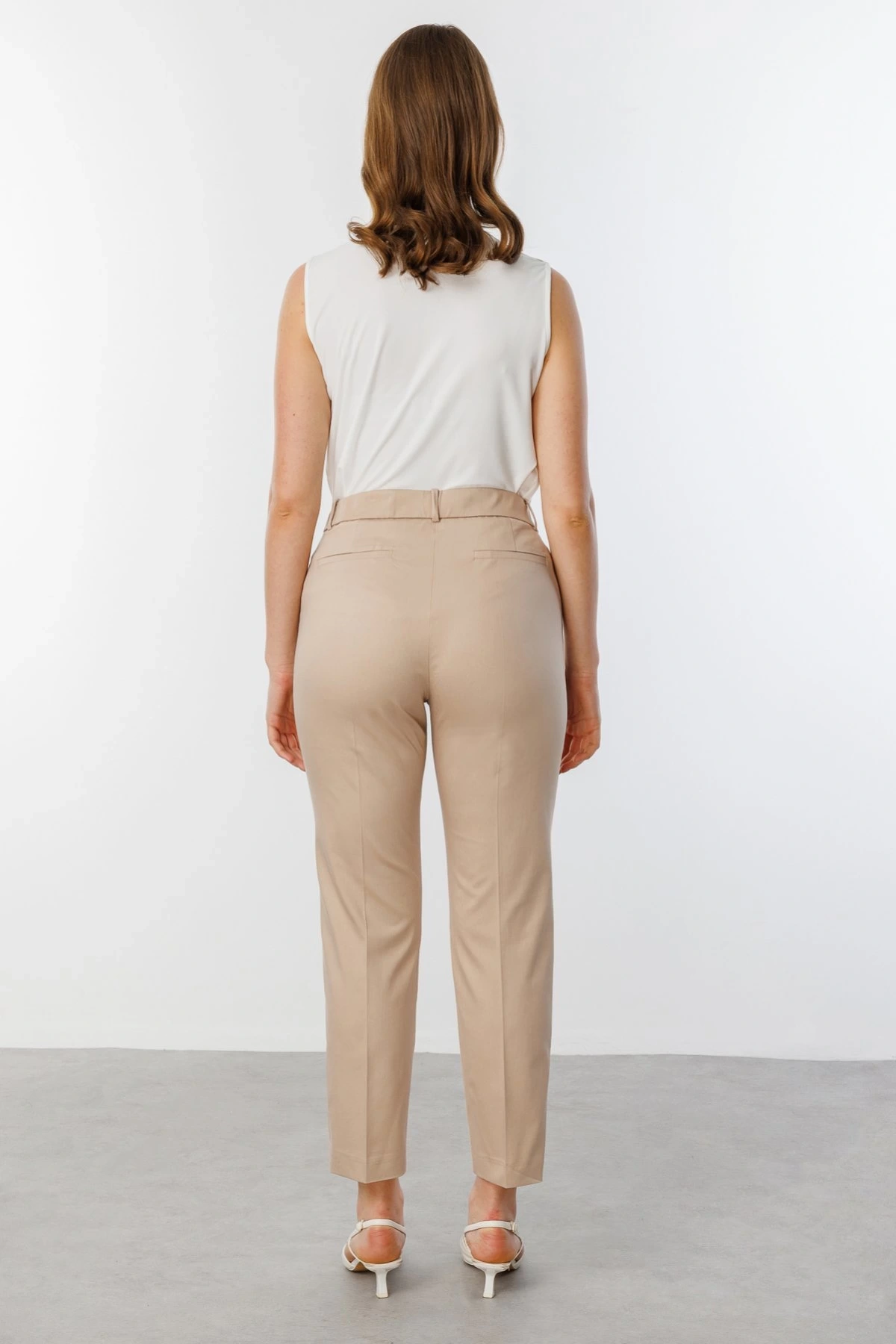 Ekol Büyük Beden Dar Paça Kumaş Kum Renk Kadın Pantolon 02028