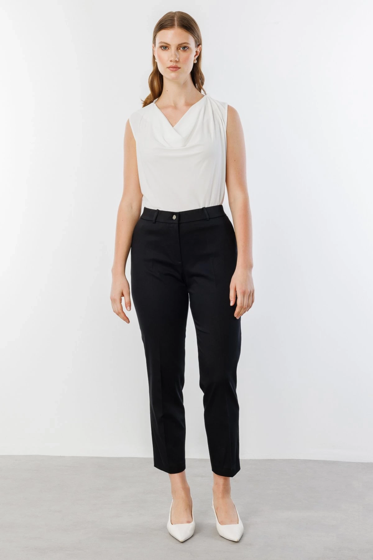 Ekol Büyük Beden Dar Paça Siyah Kadın Kumaş Pantolon 02028