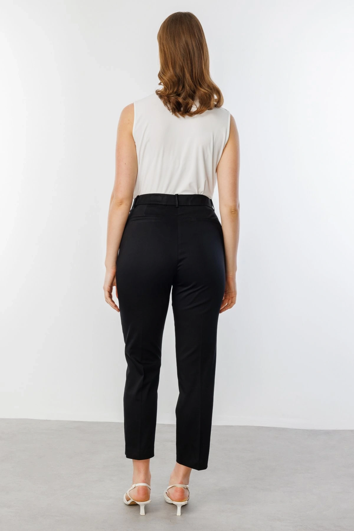 Ekol Büyük Beden Dar Paça Siyah Kadın Kumaş Pantolon 02028
