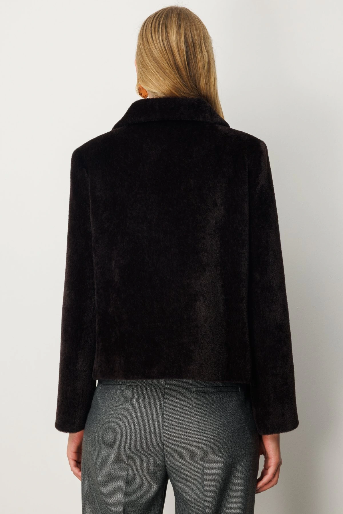 Ekol Düğmeli Peluş Kadın Kahverengi Manto 06025