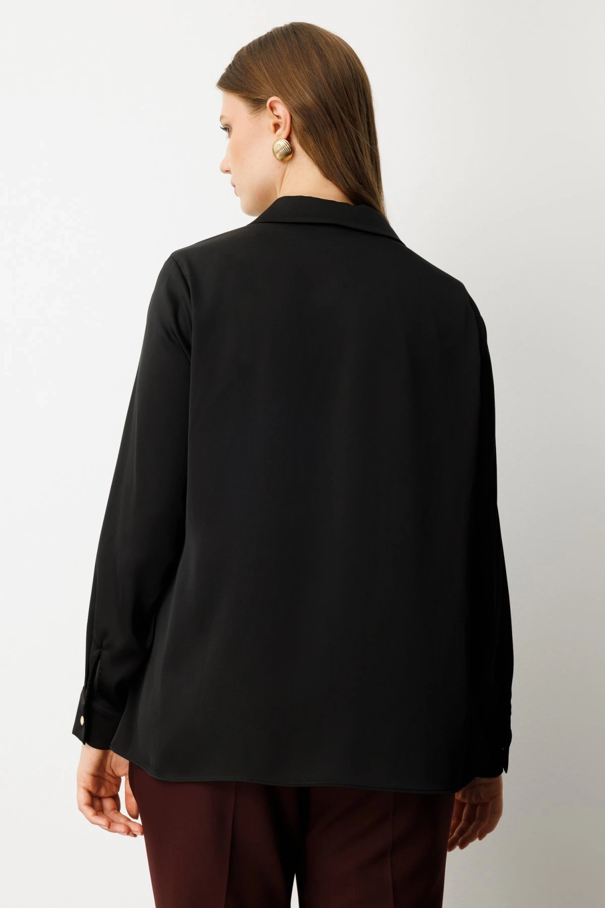 Ekol Büyük Beden Düğmeli Siyah Kadın Saten Gömlek 03505