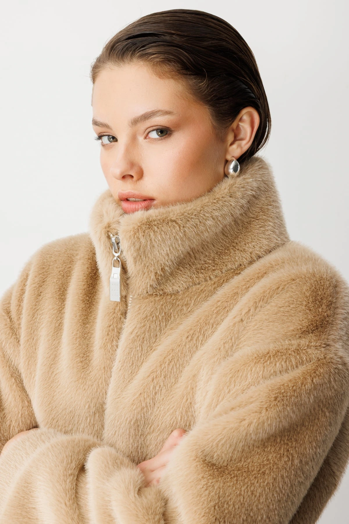 Ekol Fermuarlı Peluş Kadın Vizon Manto 06103