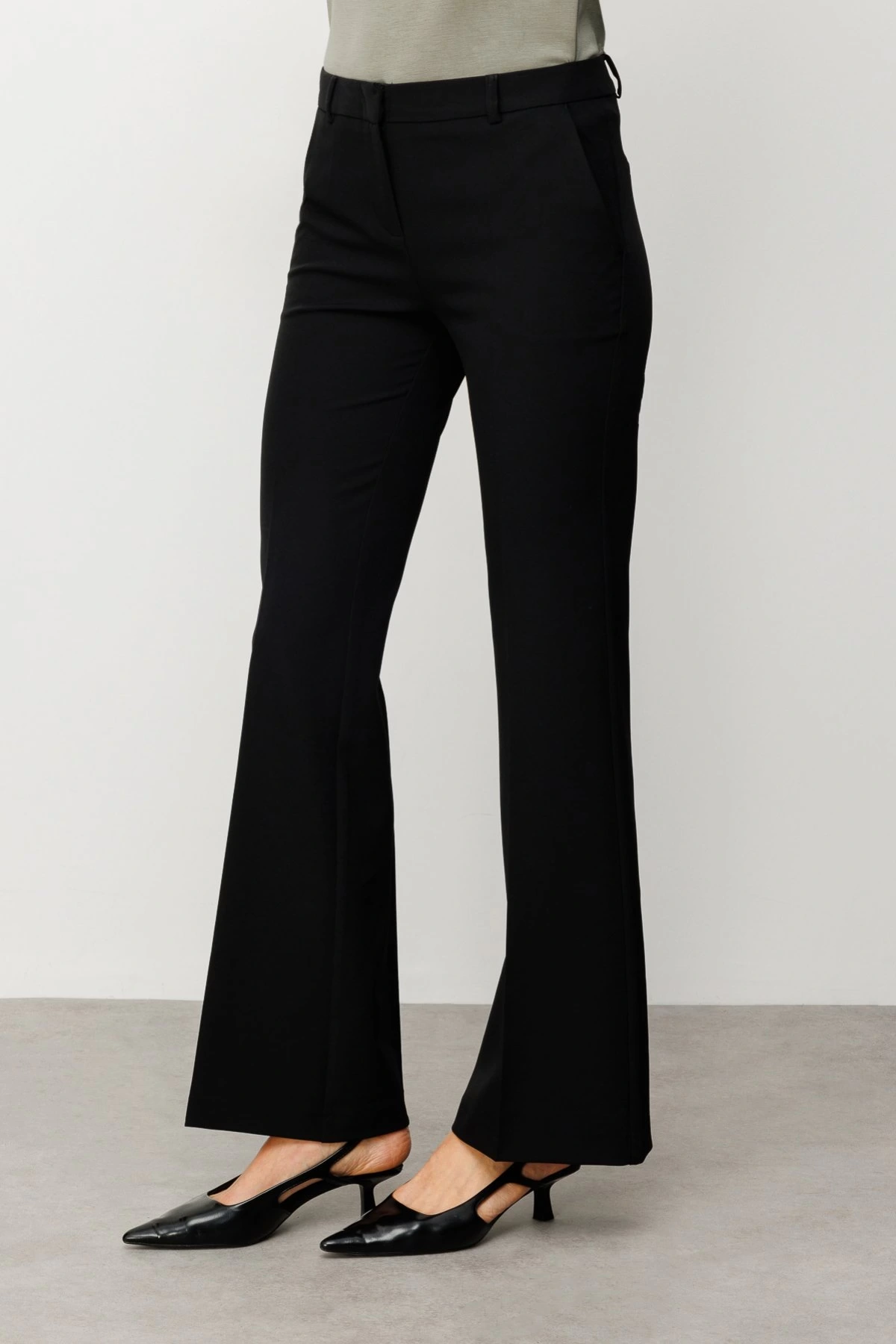 Ekol İspanyol Paça Siyah Kadın Kumaş Pantolon 02008