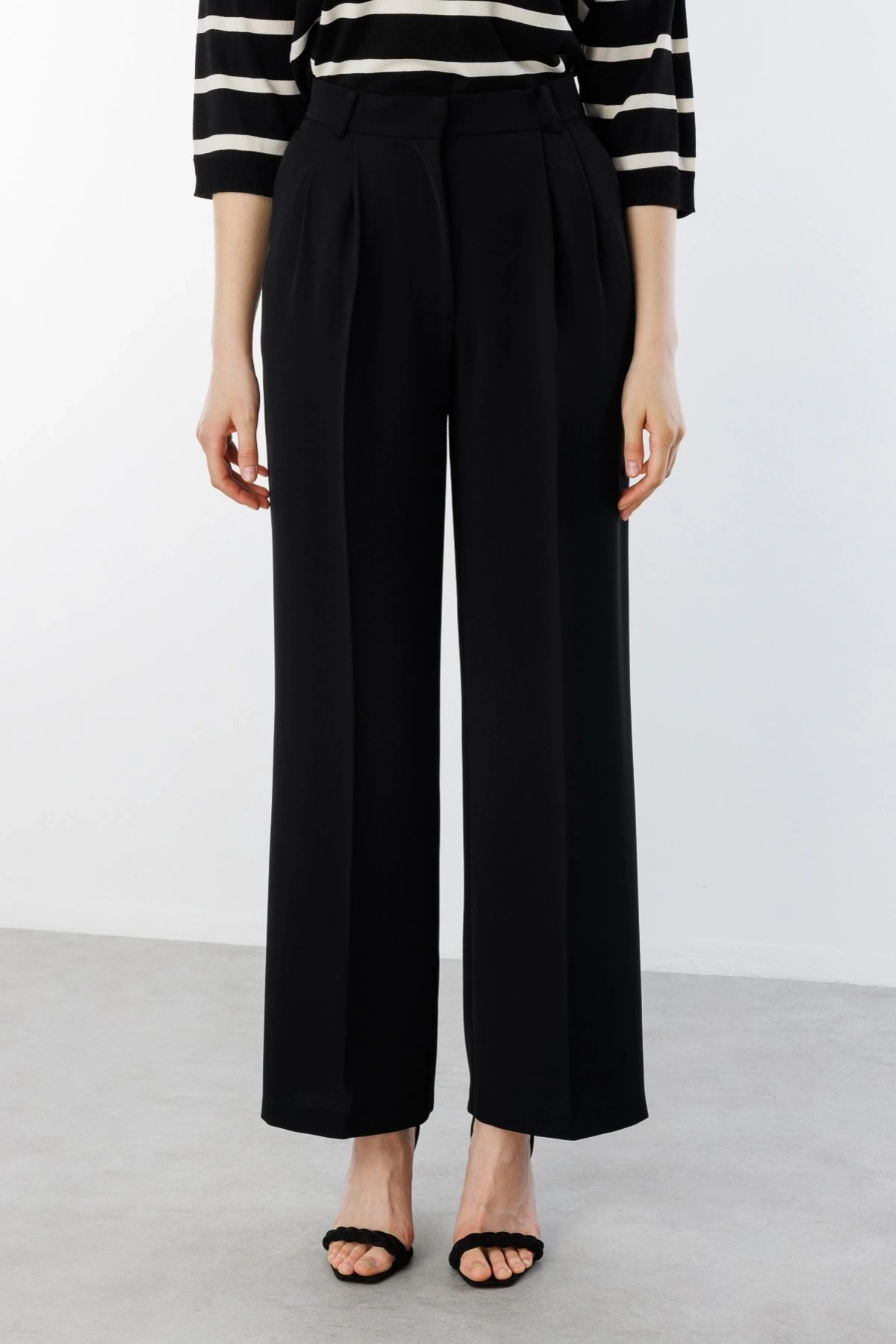 Ekol İspanyol Paça Siyah Kadın Pantolon 04212