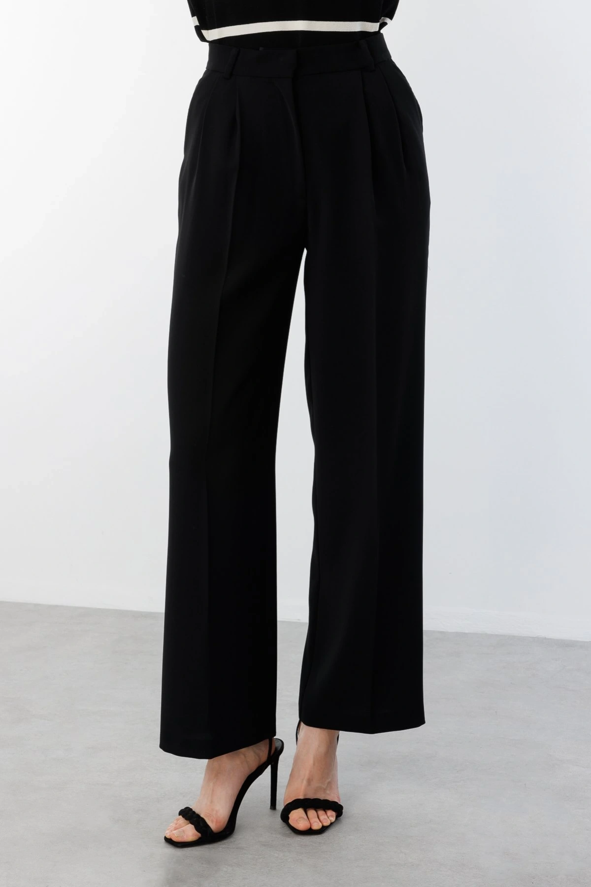 Ekol İspanyol Paça Siyah Kadın Pantolon 04212