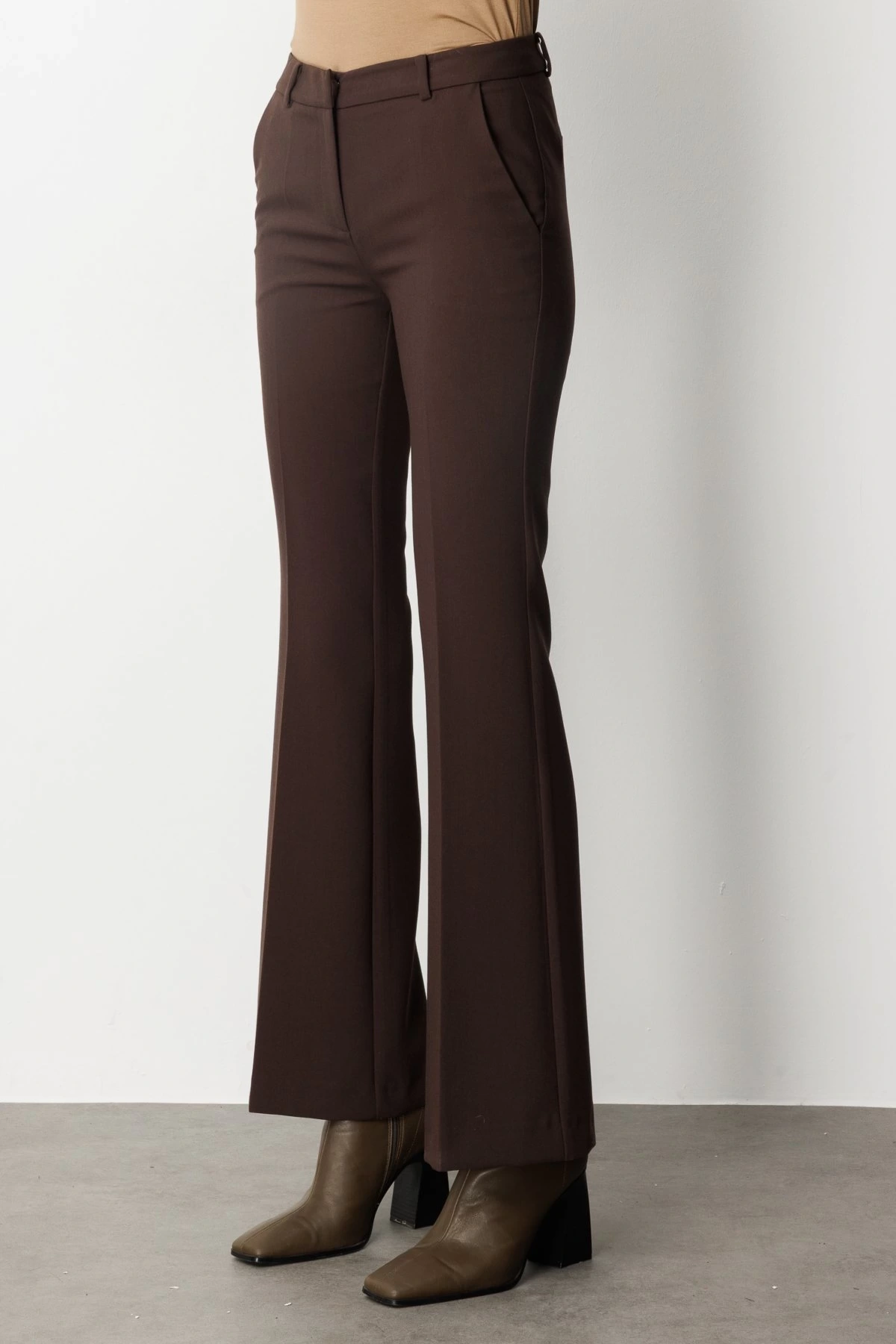 Ekol İspanyol Paça Kahverengi Kadın Pantolon 05011