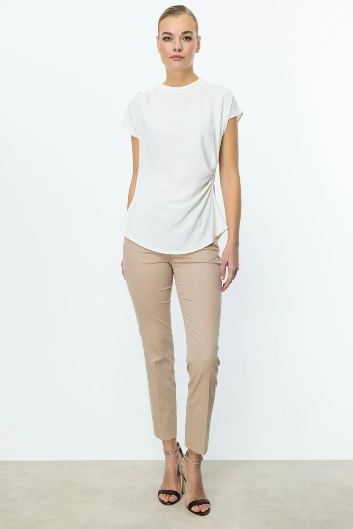 Ekol Kadın Belden Degajeli Ekru Bluz 03038