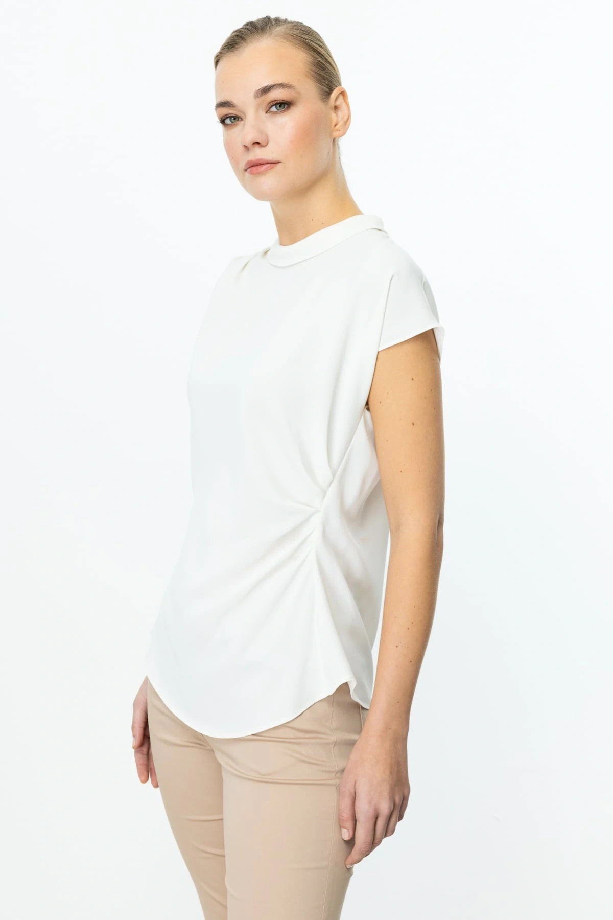 Ekol Kadın Belden Degajeli Ekru Bluz 03038