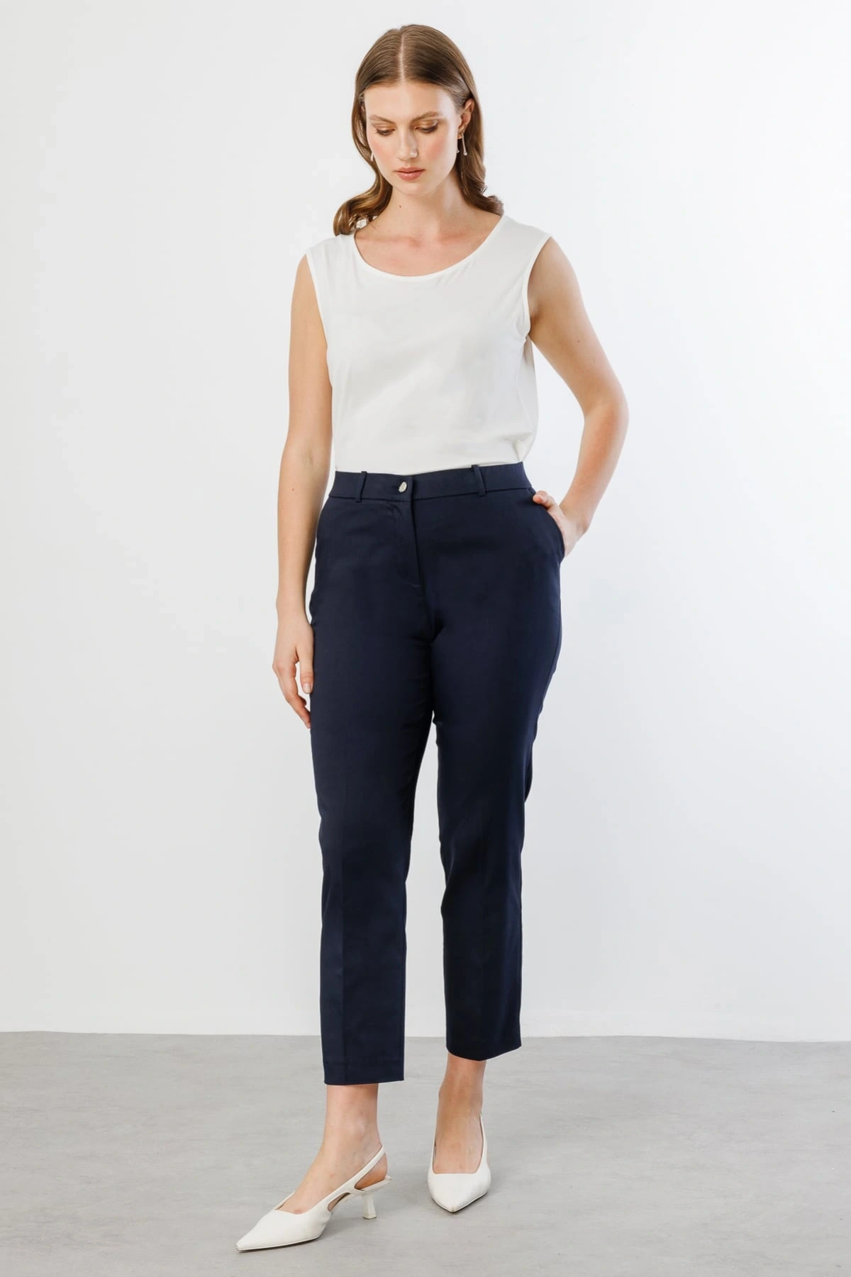 Ekol Kadın Dar Paça Siyah Kumaş Pantolon 02028