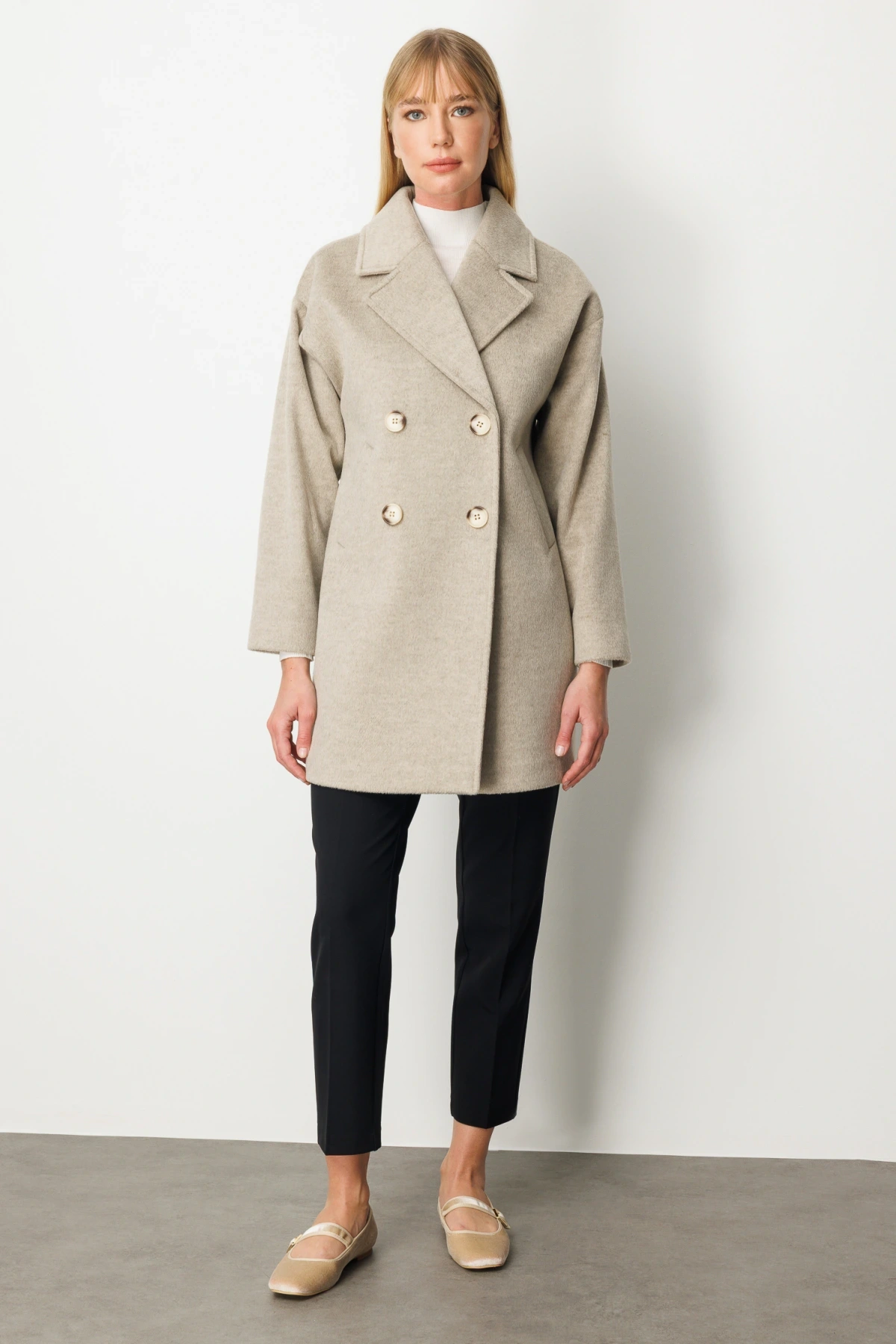 Ekol Kadın Düğmeli Vizon Manto 06049