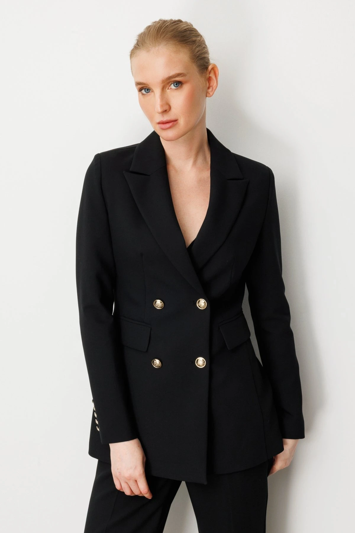 Ekol Kadın Gold Düğmeli Siyah Ceket 05025