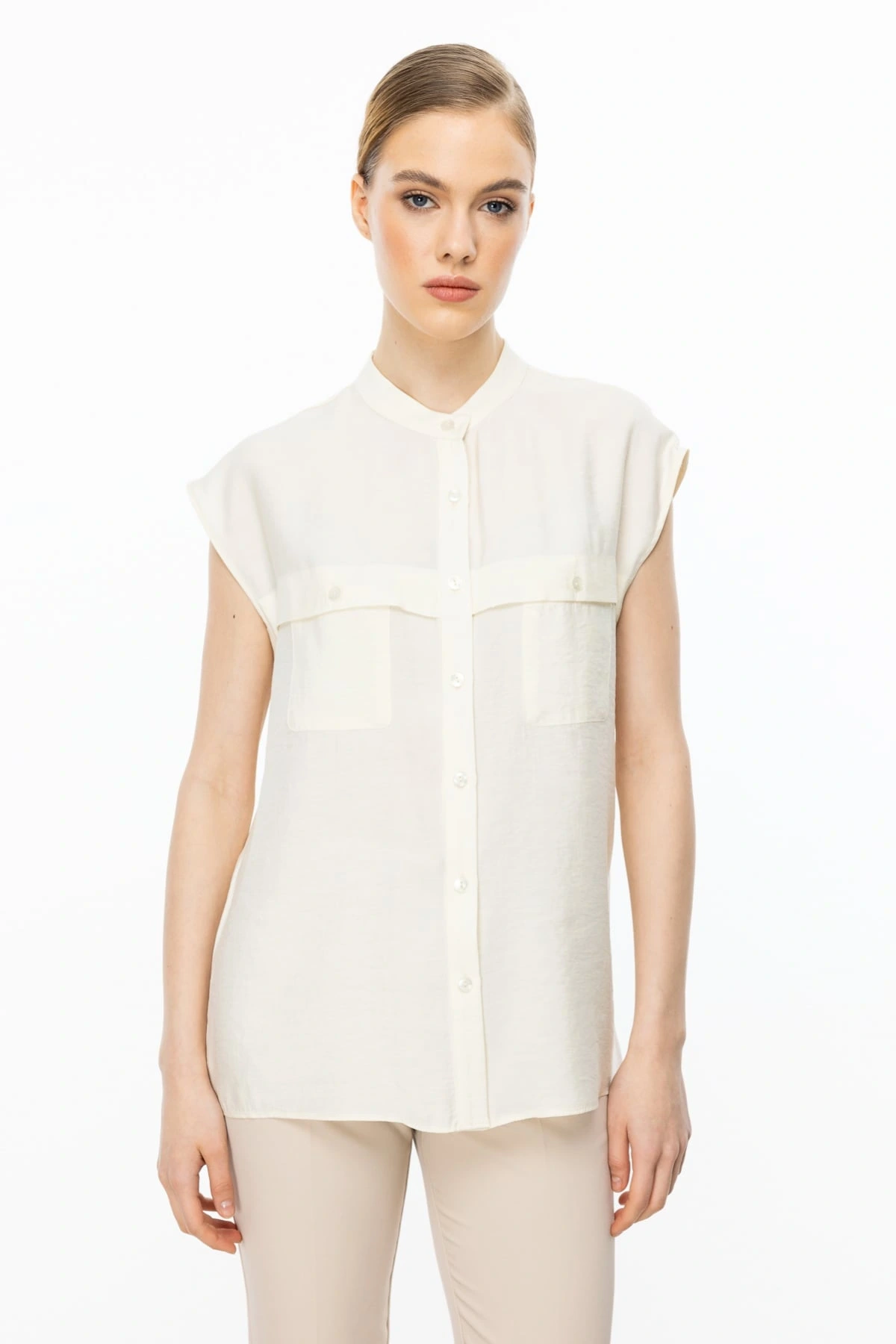 Ekol Kadın Kolsuz Ön Düğmeli Ekru Bluz 03022