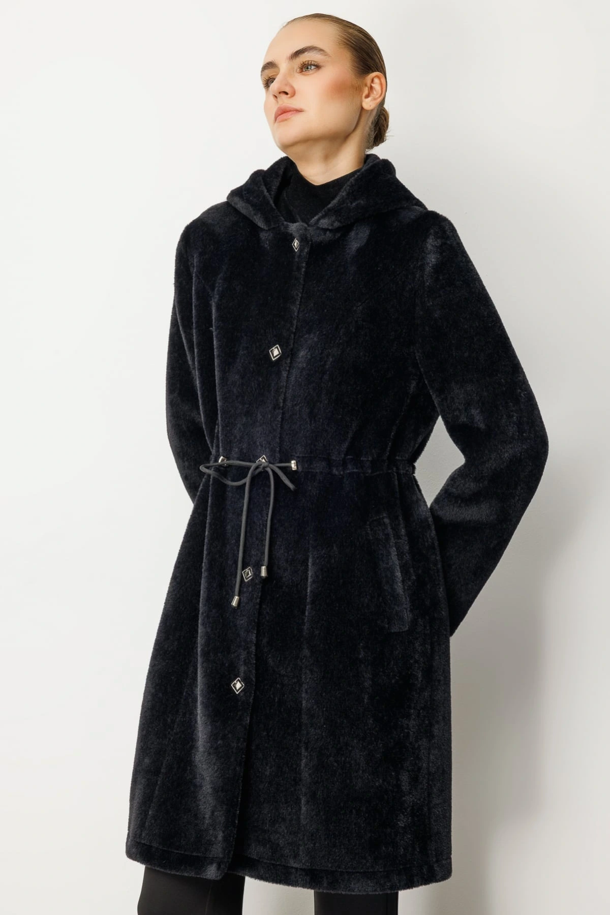 Ekol Kadın Siyah Kürklü Manto 06077