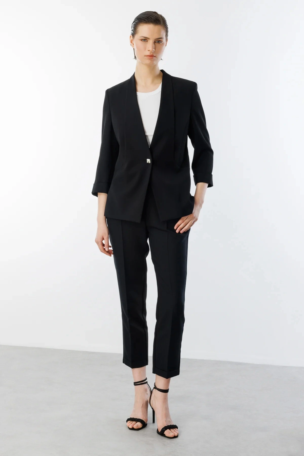 Ekol Kadın Tek Düğmeli Siyah Blazer Ceket 04128