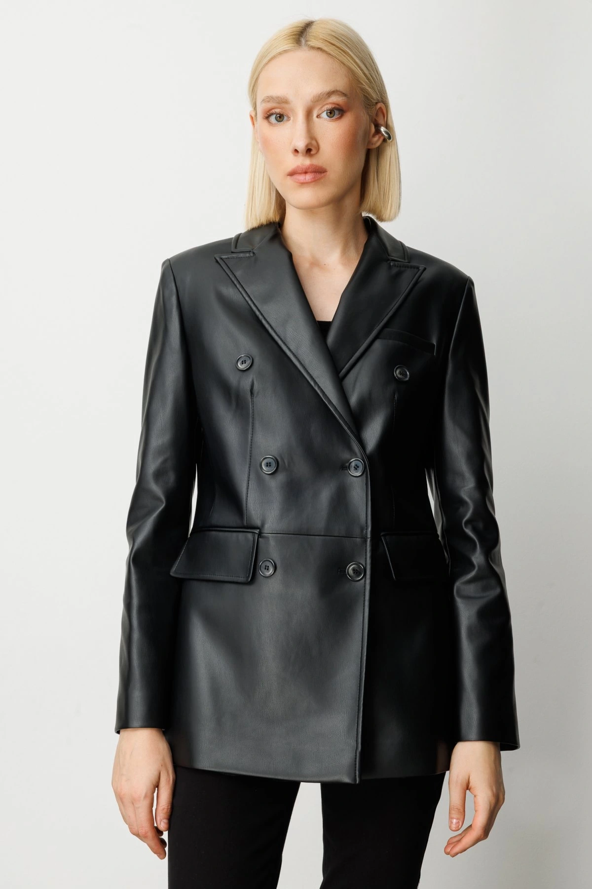 Ekol Kapak Cepli Kadın Siyah Deri Ceket 05081