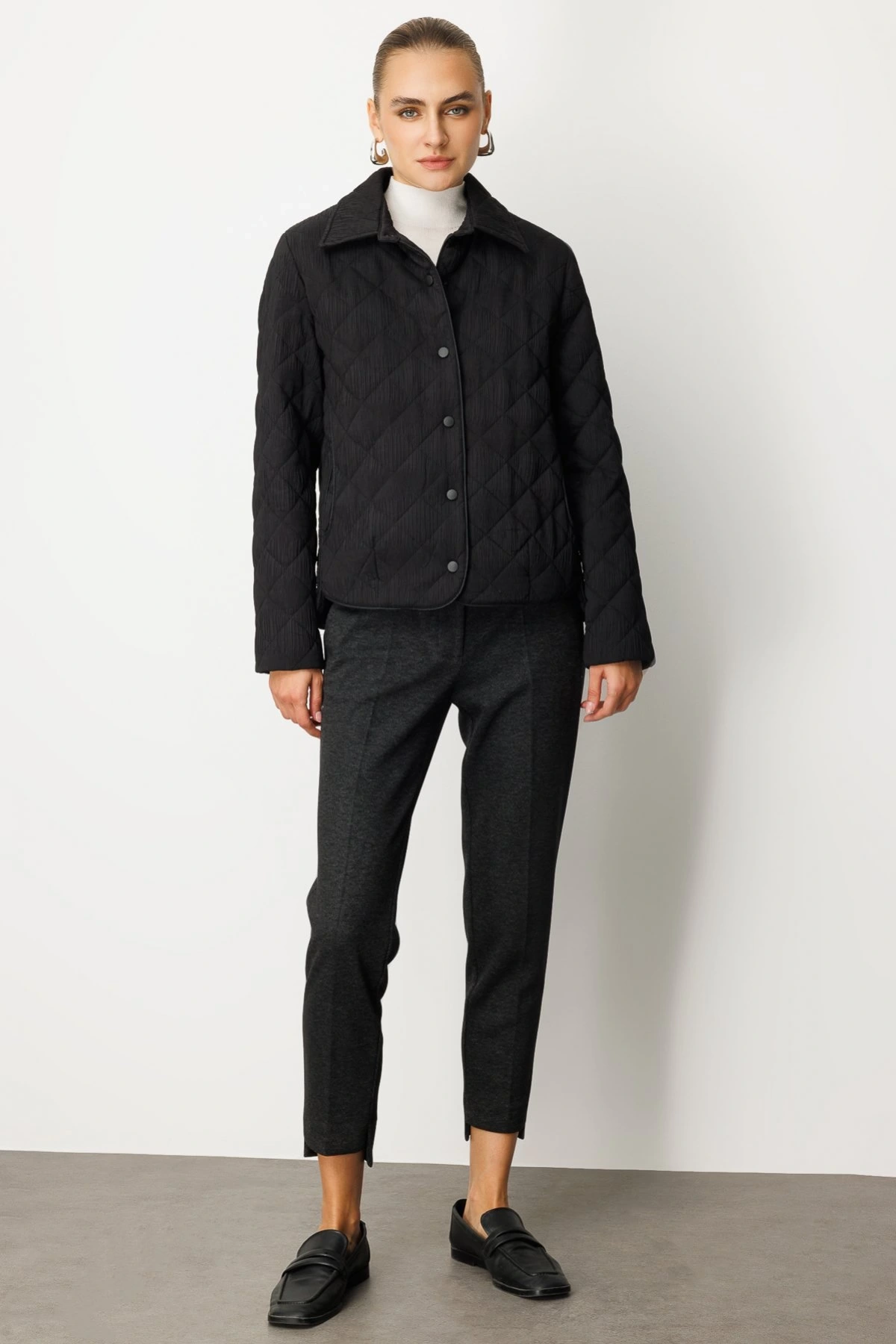 Ekol Kapitoni Çıtçıtlı Siyah Kadın Manto 06501