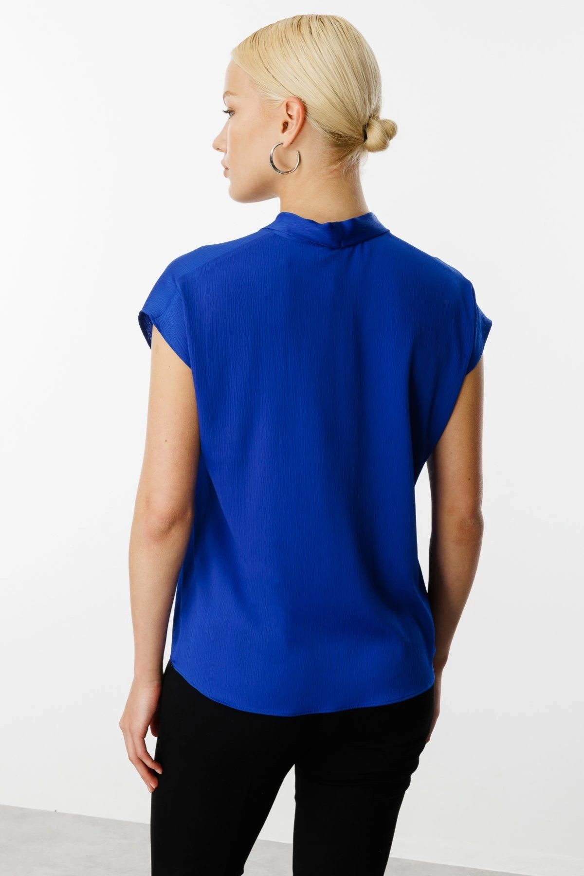 Ekol Kendinden Kırışık Desenli Kolsuz Bluz 03046