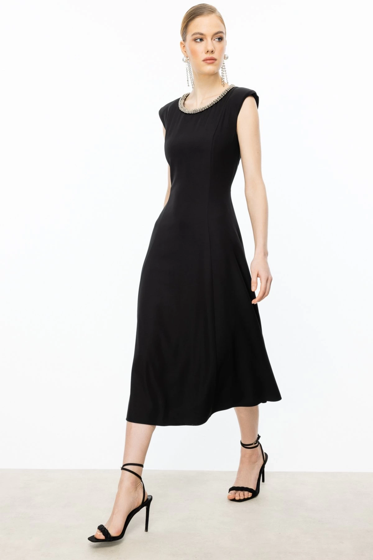 Ekol Kolsuz Yakası Taş İşlemeli Elbise 05020